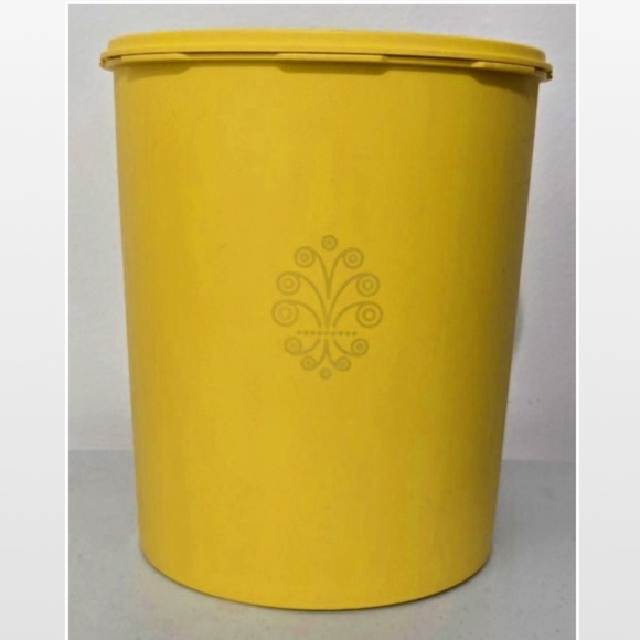 VTG 70s Tupperware Container Large Servalier Yellow Round Storage W/ Lid 1339-1 - Picture 2 of 14